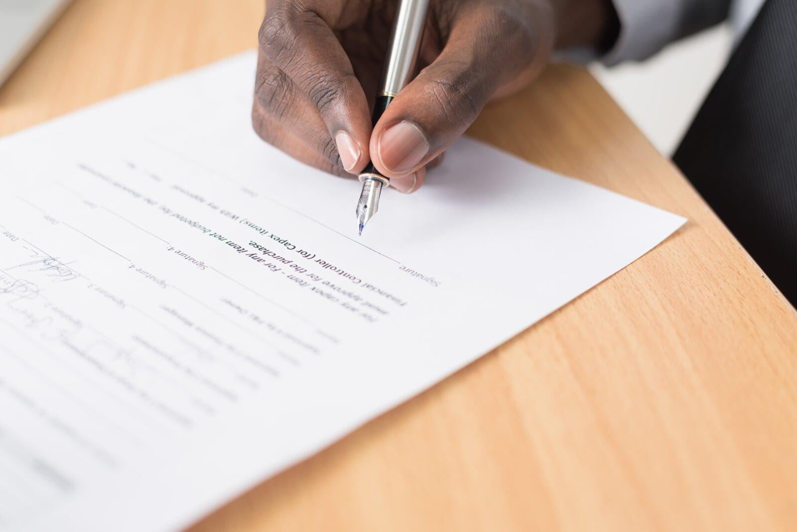 contract sign